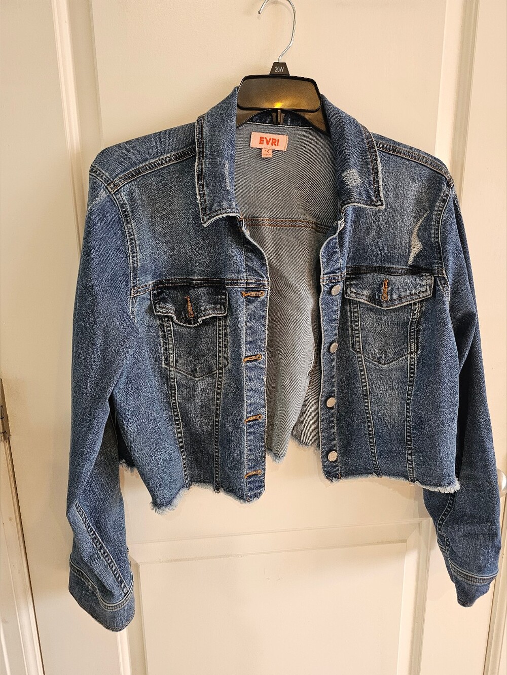 EVRI Women's Blue Cropped Distressed Denim Jacket